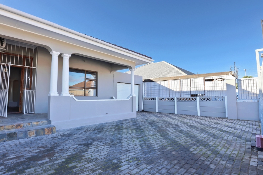 3 Bedroom Property for Sale in Glenlilly Western Cape